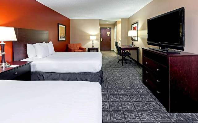 photo 4 of Comfort Inn & Suites Irving Las Colinas DFW