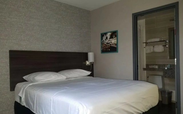 photo 3 of LeTap Hotel near AirTrain JFK Airport