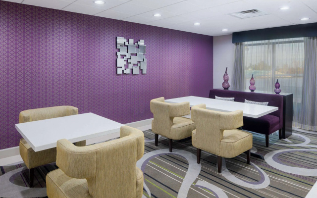 photo 2 of La Quinta Inn & Suites by Wyndham Kennesaw