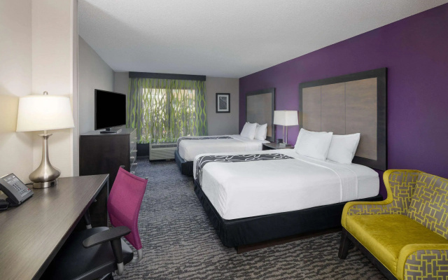 photo 3 of La Quinta Inn & Suites by Wyndham Kennesaw