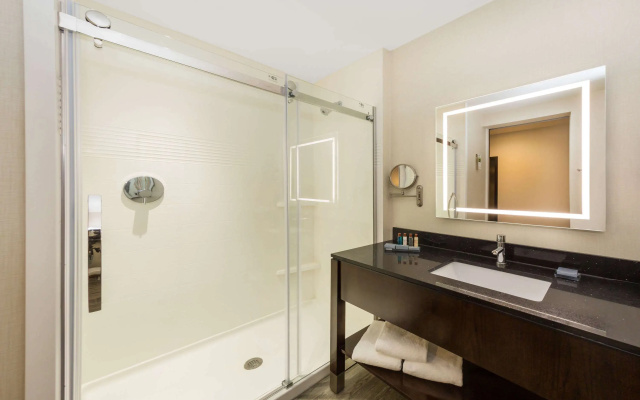 photo 3 of Wingate By Wyndham Miami Airport