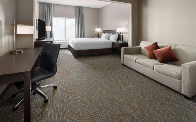 photo 5 of La Quinta Inn & Suites by Wyndham Mooresville