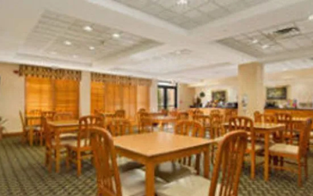 photo 4 of Wingate by Wyndham Raleigh