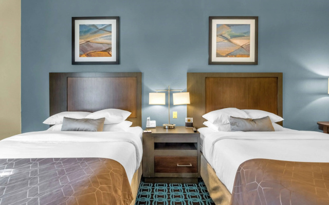 photo 3 of Wingate by Wyndham Chicago Schaumburg