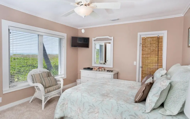 photo 2 of Winshall Home