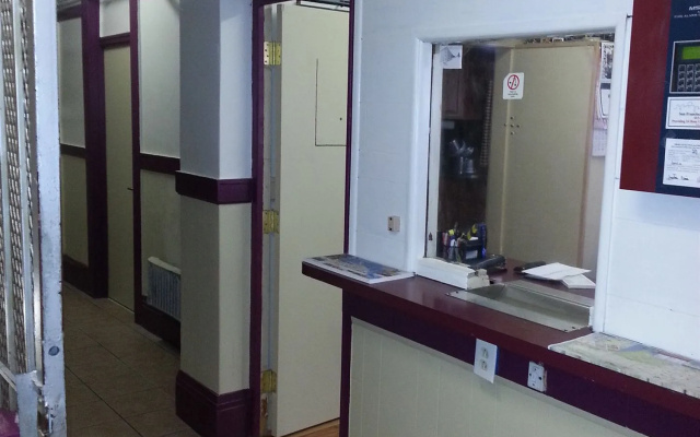 photo 2 of Winsor Hotel
