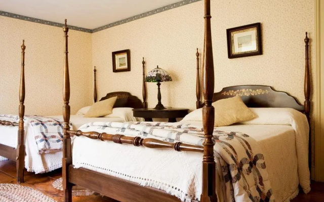 photo 4 of Winter Clove Family Inn
