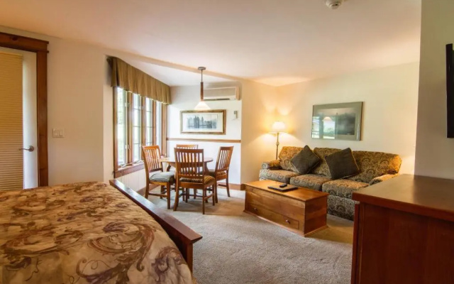 photo 4 of The Winwood Condominiums