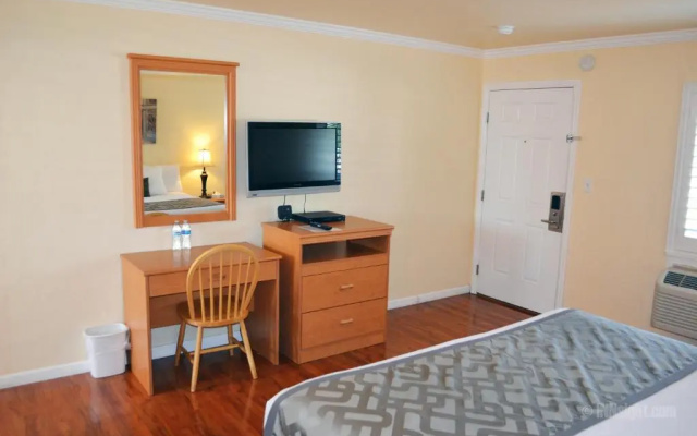 photo 2 of Wittle Inn