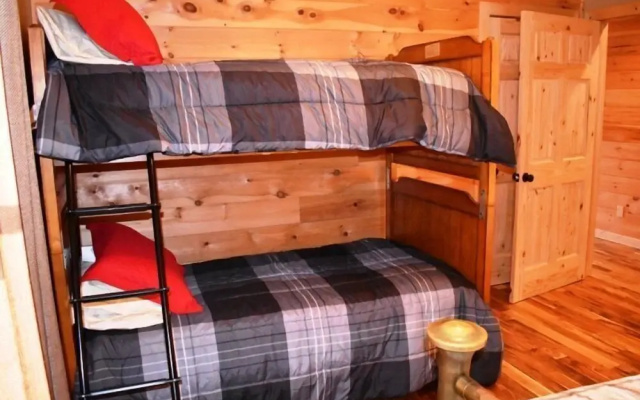 photo 2 of Wolf Mountain Hideaway