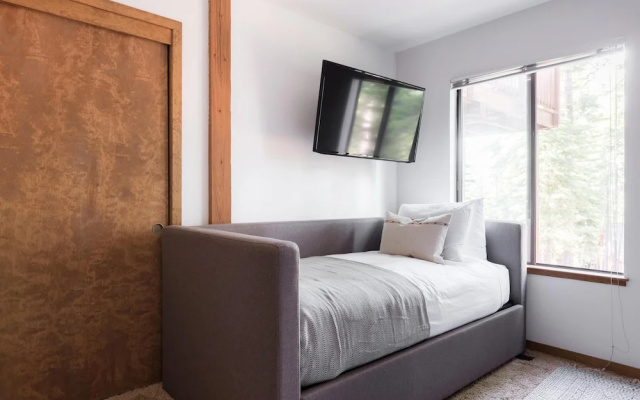 photo 3 of Wolfe by AvantStay | Near Lake Tahoe, w/ Hot Tub, Fireplace, 2 Private Decks!