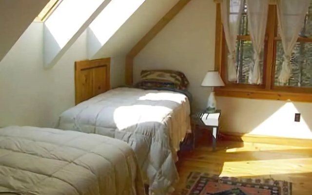 photo 4 of Wolfhound Cottage - One Bedroom Home