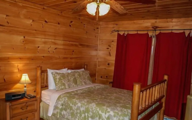 photo 2 of Wolf`s Den