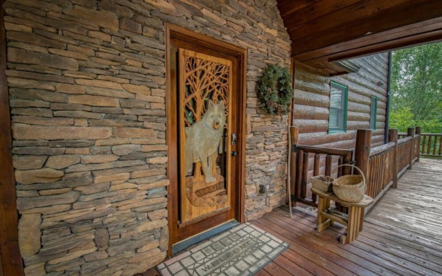 photo 4 of Wolf`s Den-minutes to Blue Ridge