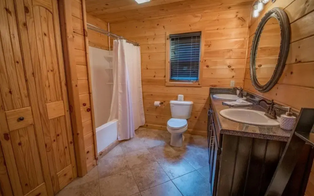 photo 5 of Wolf`s Den-minutes to Blue Ridge