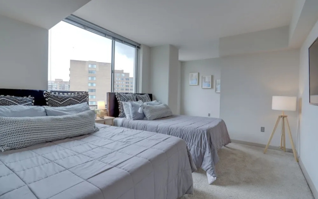 photo 2 of Wonderful 2BR Condo at Crystal City