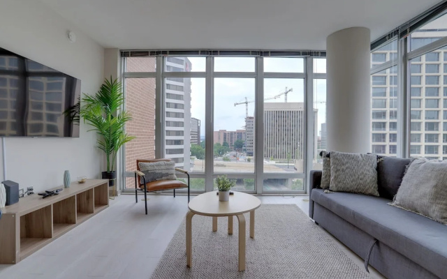 photo 4 of Wonderful 2BR Condo at Crystal City