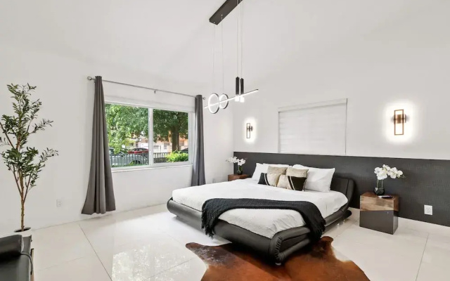 photo 2 of Wonderful 5BR House At Brickell Miami