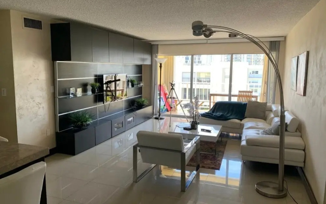 photo 4 of Wonderful Marbella Tower Sunny Isles Beach 2 Bedroom Condo by Redawning