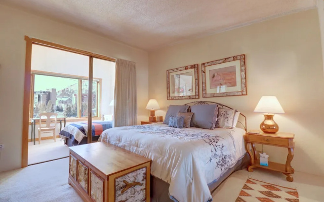photo 4 of Wonderful Spacious Ski Condo - SH504 by RedAwning