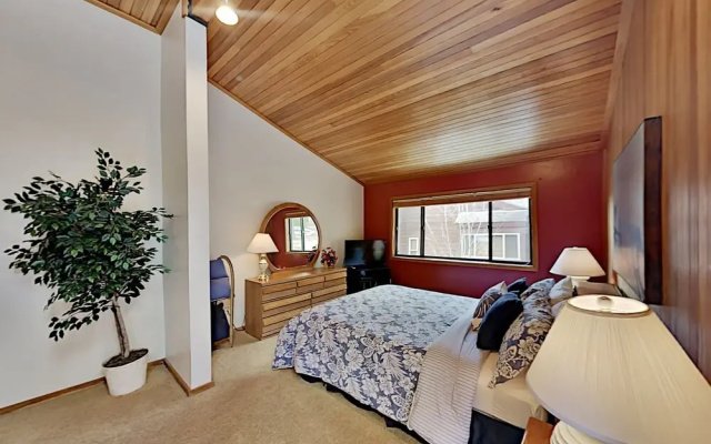 photo 4 of Wooded Getaway W/ 2 Living Areas & Shuttle 3 Bedroom Home