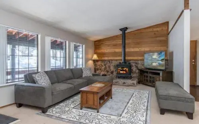 photo 2 of Wooded Seclusion in Truckee by RedAwning