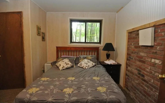 photo 5 of Woodland Retreat