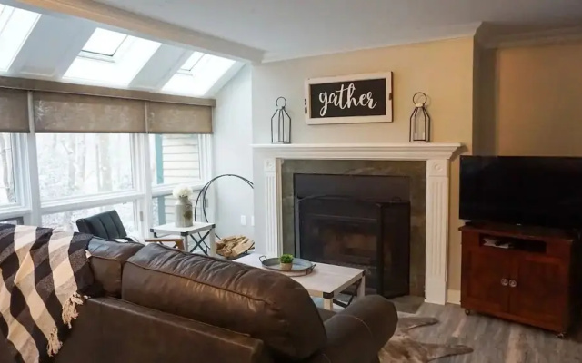 photo 3 of Woodlands Loft for a Perfect Getaway