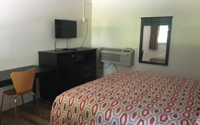 photo 3 of Woodlawn Hills Motel