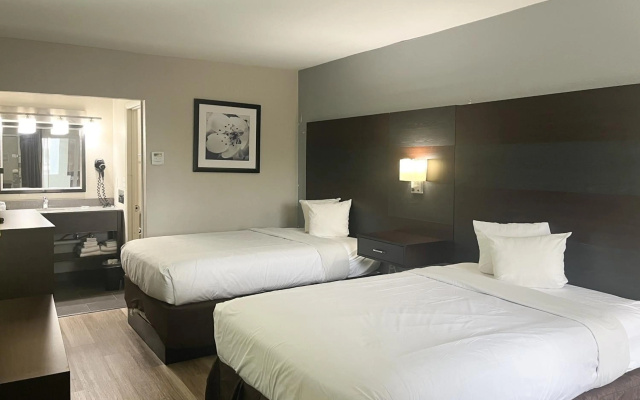 photo 4 of Quality Inn Airport South