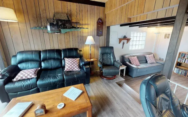 photo 3 of Woodley Beach House