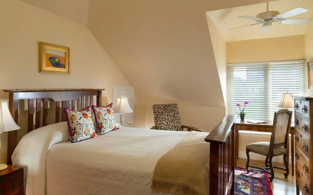 photo 5 of Woodley Park Guest House