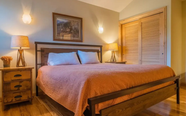 photo 4 of Private Home With A Beautiful Mountain Vista - Woods24 by RedAwning