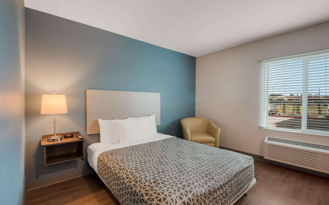 photo 3 of WoodSpring Suites Bellflower - Los Angeles