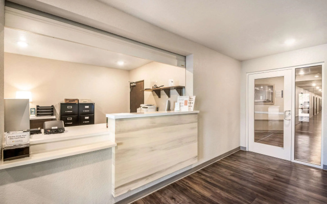 photo 2 of WoodSpring Suites Bradenton