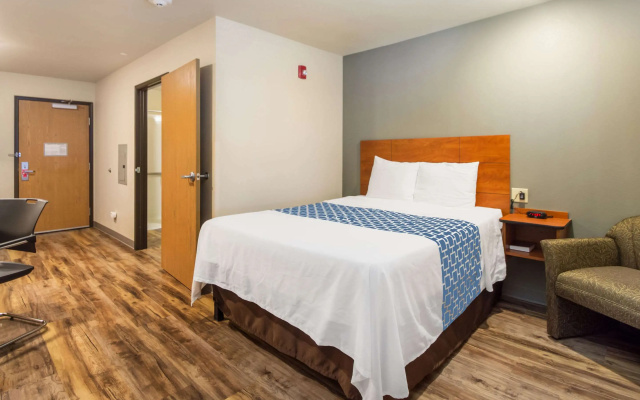 photo 4 of Econo Lodge Burlington I-70