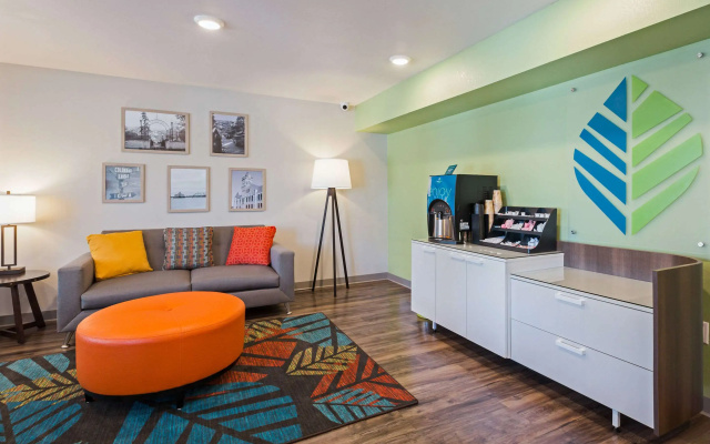 photo 2 of WoodSpring Suites Davenport Quad Cities