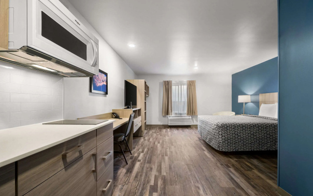 photo 5 of Woodspring Suites Dearborn - Detroit