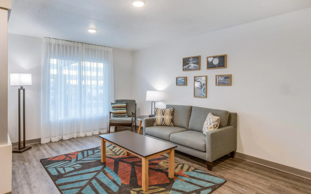 photo 2 of WoodSpring Suites Novi Farmington
