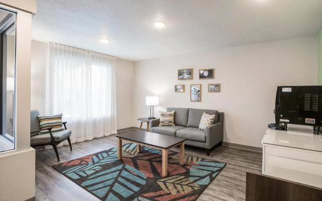 photo 3 of WoodSpring Suites Detroit Madison Heights