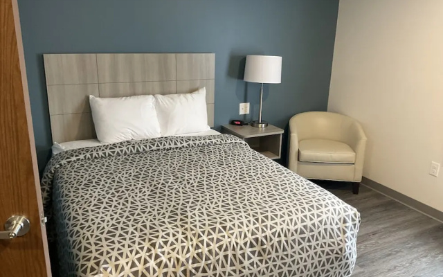 photo 3 of Woodspring Suites East Lansing - University Area