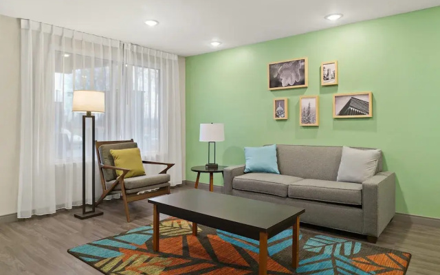 photo 5 of Woodspring Suites East Lansing - University Area