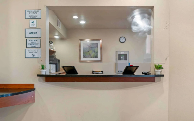 photo 2 of Extended Stay America Select Suites - Grand Rapids - Wyoming