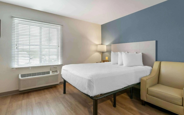 photo 2 of Extended Stay America Select Suites - Louisville - Airport