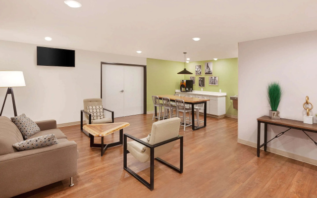 photo 3 of WoodSpring Suites Las Colinas - Northwest Dallas