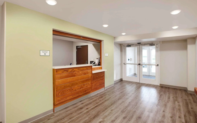 photo 2 of WoodSpring Suites Plano - North Dallas