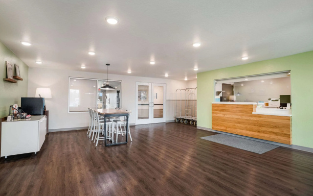 photo 2 of WoodSpring Suites Sulphur - Lake Charles