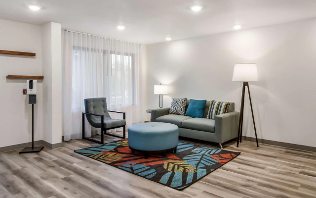 photo 2 of WoodSpring Suites Tacoma - Lakewood