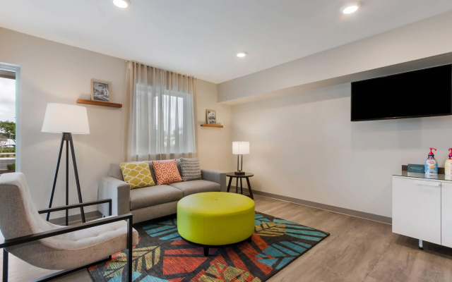 photo 2 of WoodSpring Suites Tamarac