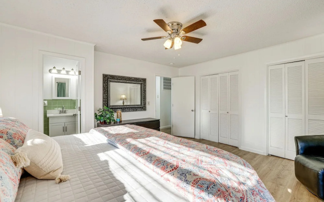 photo 4 of Woodsy Bella Vista Vacation Rental w/ Game Room!